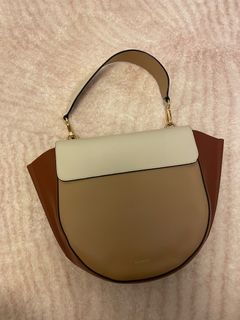 （分類：）位於 。 由 reginalee_ 提交（商品編號 1264759225，圖片 1）。簡介： 。