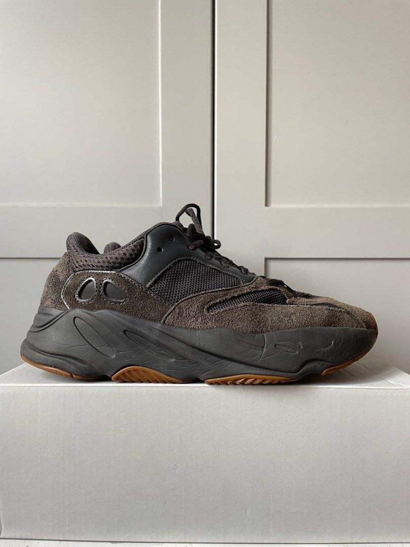 Yeezy 700 black discount 2019