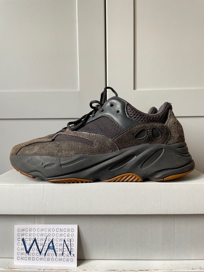Yeezy 700 2024 black 2019