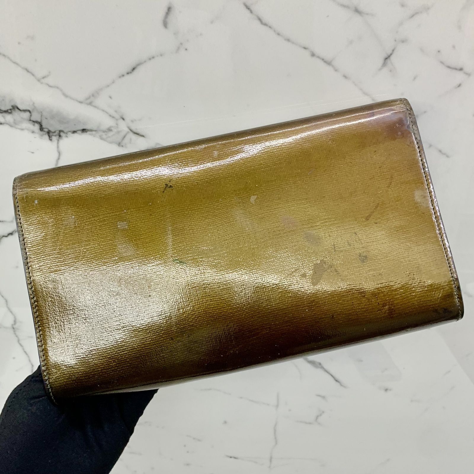Gold patent hot sale clutch bag