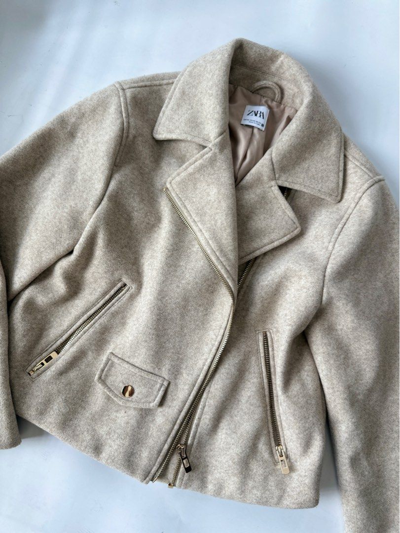Zara soft jacket (Category: Coats, Jackets and Outerwear) located in Makati City. Submitted by _stylebuffet (Listing ID 1264729587, Image 1). Description: Used once for a trip XS on tag Not oversized .