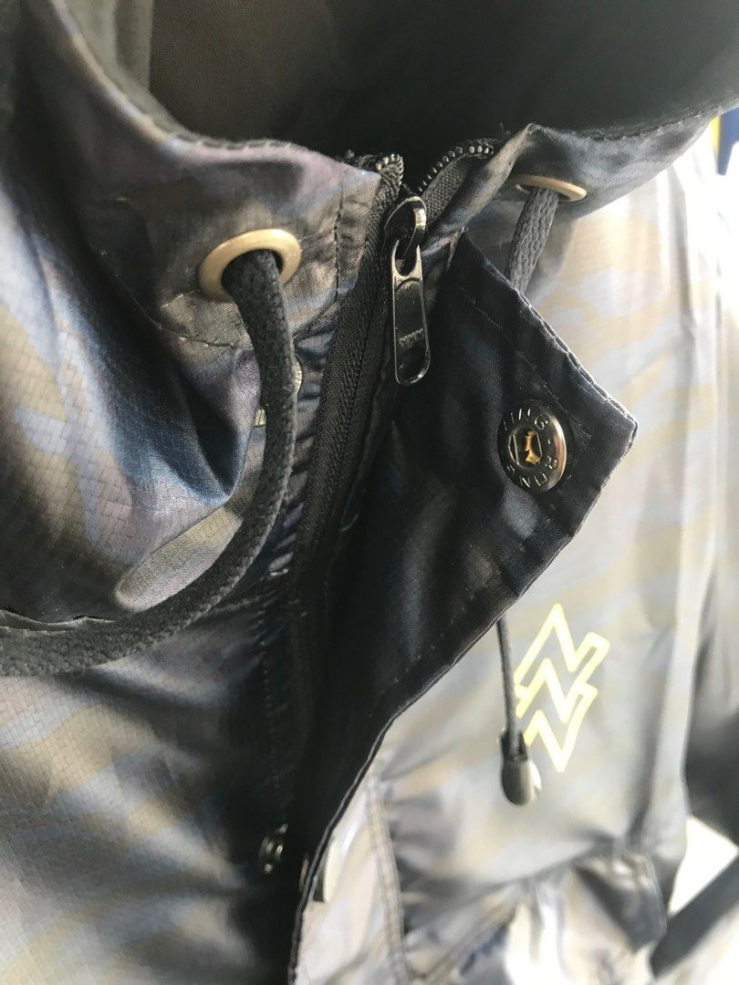 Rain cheap pocket jacket
