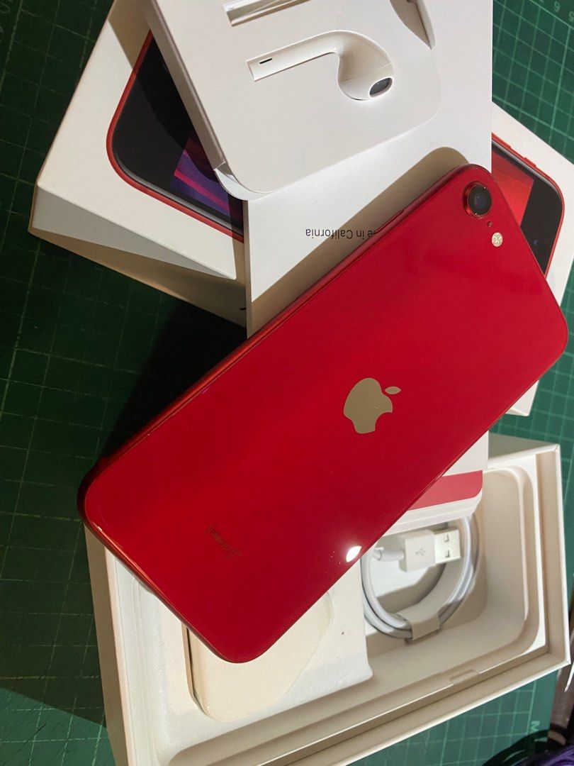 99% new Apple iPhone SE2 red 紅色256gb, 手提電話, 手機, iPhone