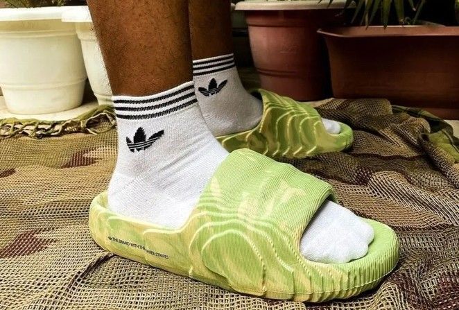 adidas Adilette 22 Slides 'Magic Lime Desert Sand' (US5,US11