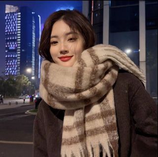 米色格紋圍巾