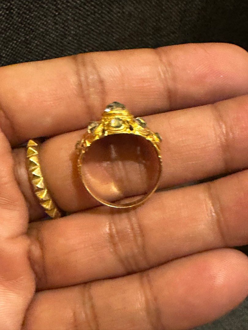 Antique Diamante / Rose Cut Diamond Ring (Category: Rings) located in Mandaluyong City. Submitted by penchantfive (Listing ID 1268746945, Image 2). Description: Antique 19th Century Rose Cut Diamond Ring Approximately 1.20 total carats Setting: 22 Karat Gold Size: 7.0 From Php 54,000.00 Now only Php 45,000.00.