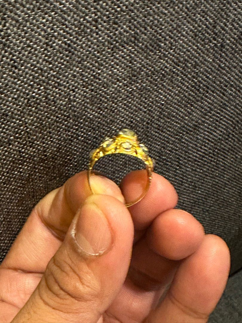 Antique Diamante / Rose Cut Diamond Ring (Category: Rings) located in Mandaluyong City. Submitted by penchantfive (Listing ID 1268746945, Image 3). Description: Antique 19th Century Rose Cut Diamond Ring Approximately 1.20 total carats Setting: 22 Karat Gold Size: 7.0 From Php 54,000.00 Now only Php 45,000.00.