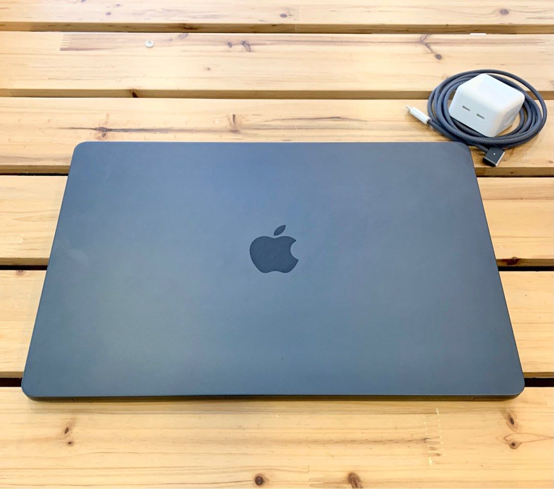 Apple MacBook Air M2 15-inch 16GB / 1TB Midnight, Computers & Tech