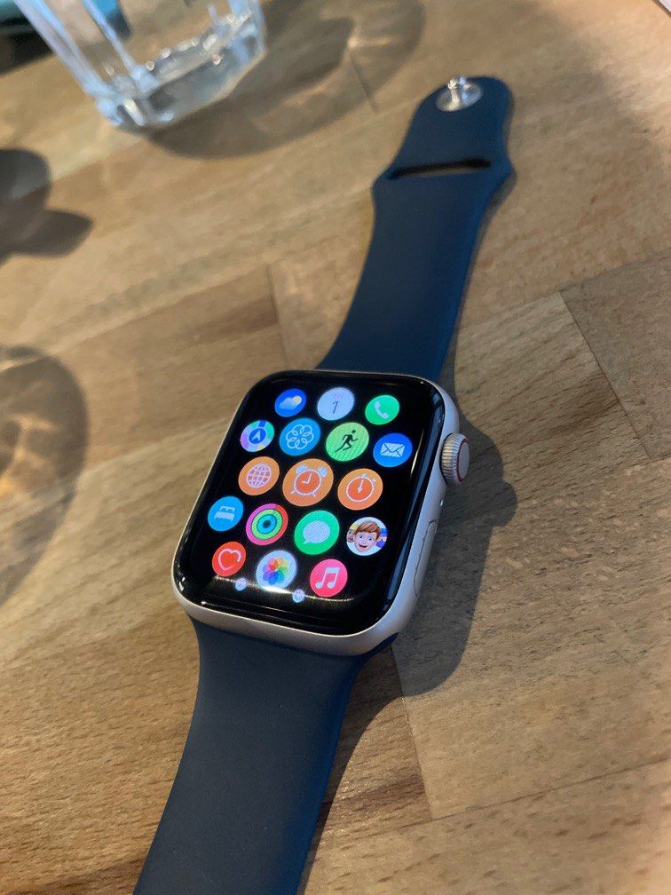 Apple watch hotsell se 2021 price