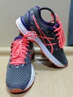 Asics Size 8 Women Running Shoes / Sneakers