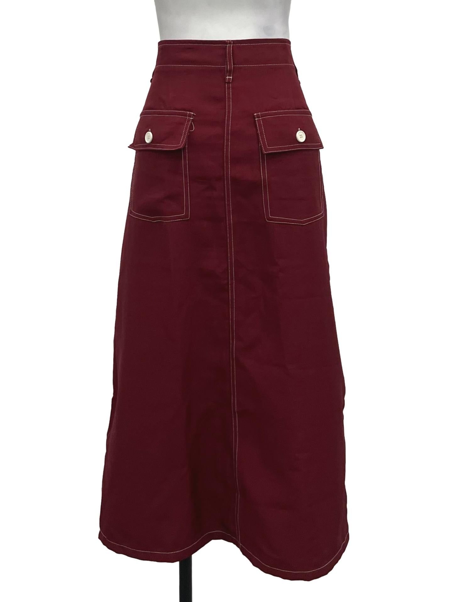 Red contrast outlet stitch skirt
