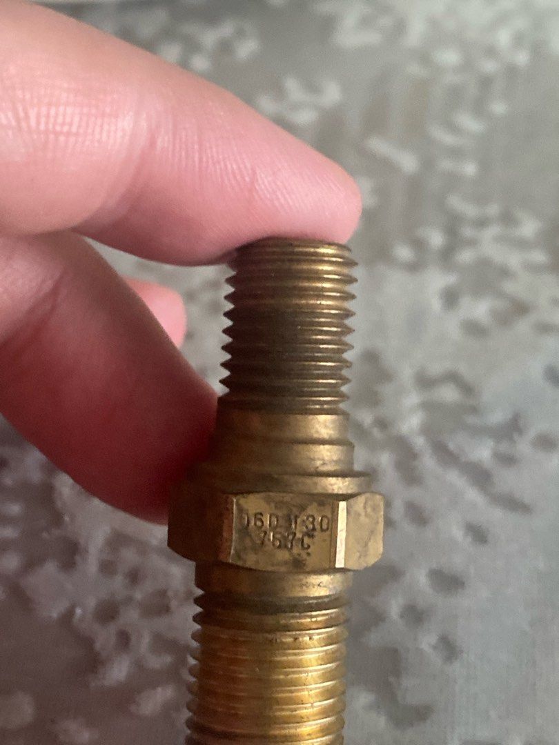 Rs4 outlet pressure valve