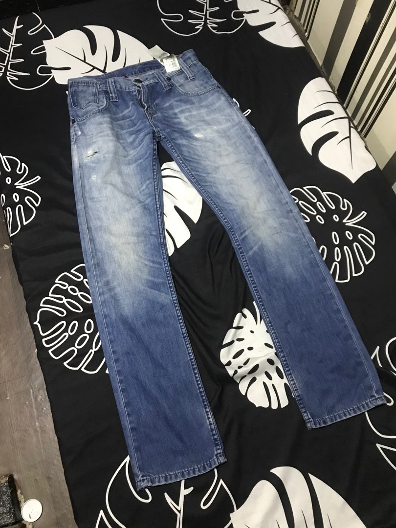 Levis 541 distressed jeans store