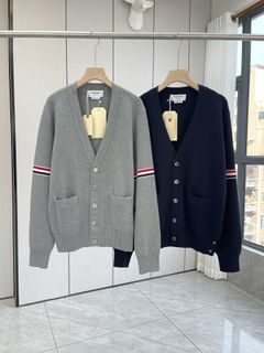 (Category: ) located in . Submitted by luxcloset.shop (Listing ID 1268815461, Image 1). Description: .