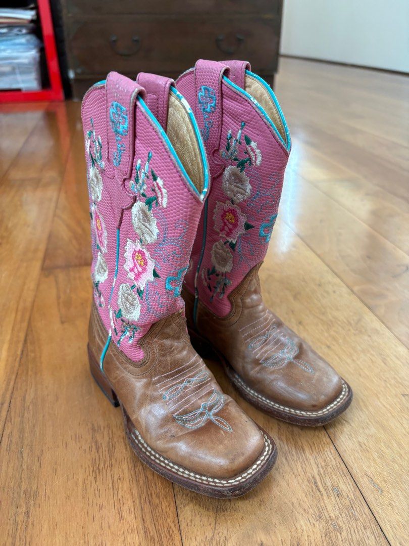 Super cute boots hotsell