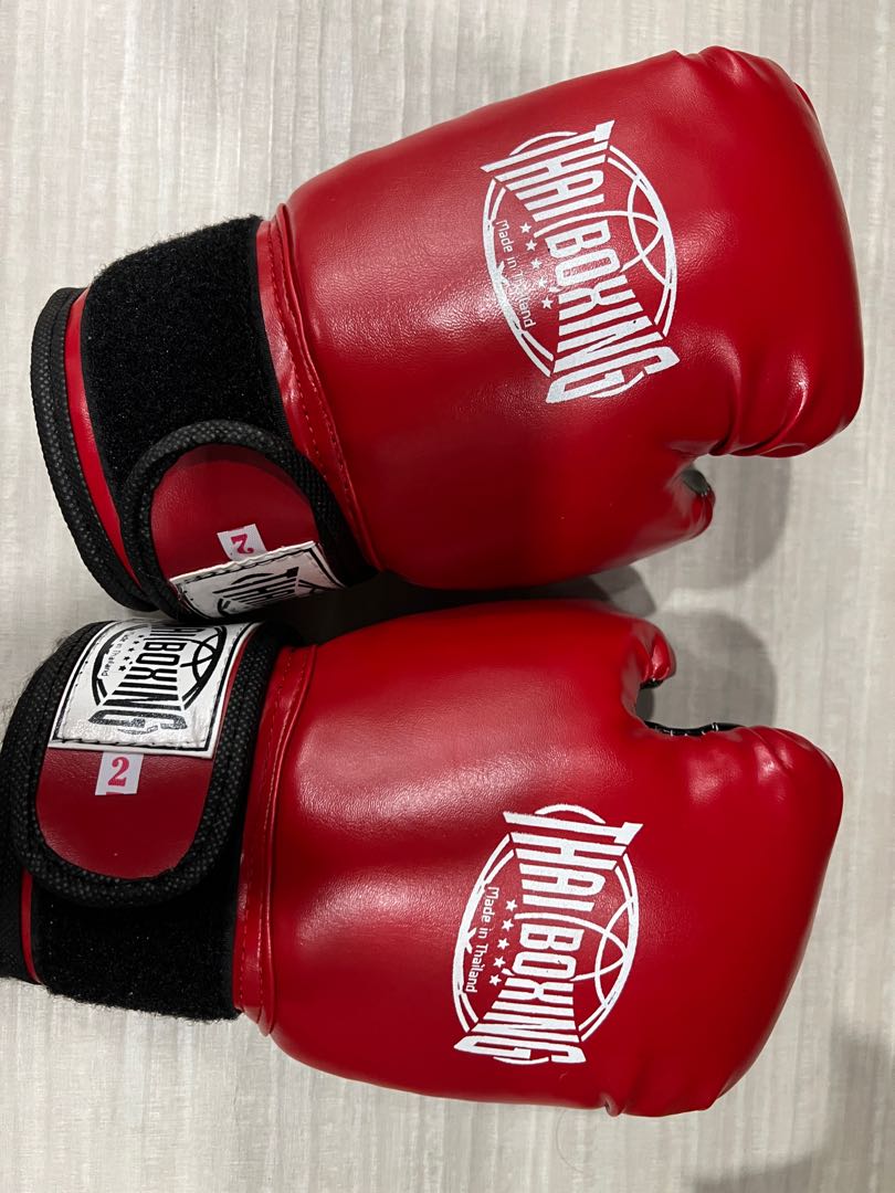 Boxing glove for 46 years old kids, Sports Equipment, Other Sports