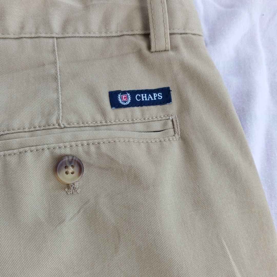 CHAPS SHORTS (Category: Shorts) located in Manila. Submitted by eothrift (Listing ID 1268854921, Image 3). Description: ❗❗ Free Shipping ❗❗ Condition: Excellent Size: 34 Dimension: W: 17 - L: 19.5 Leg opening: 10.5 Issue: None Color rate:9 Price: 400 Free Shipping We Ship Nationwide.