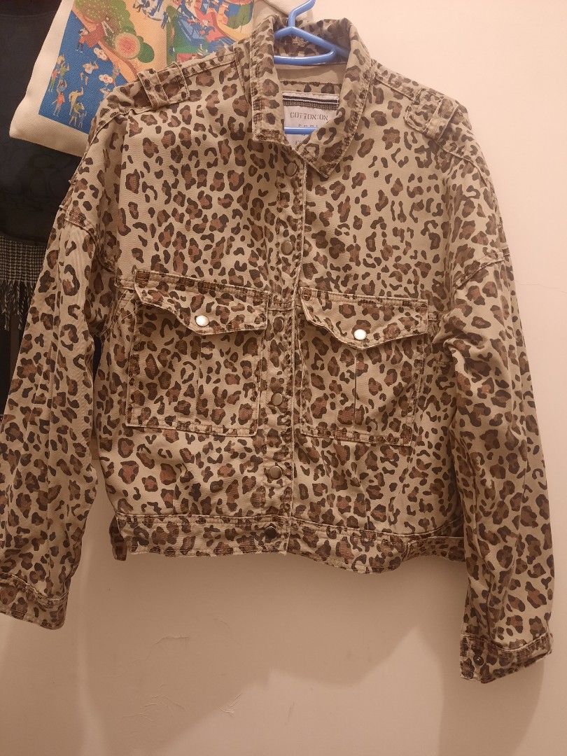 COTTON ON LEOPARD jacket 30 only Carousell