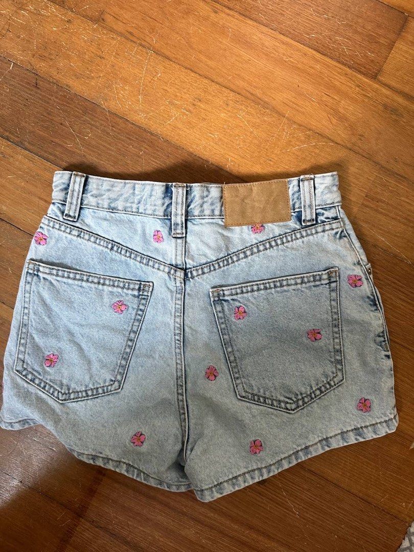 Cotton on flower embroidered shorts Women s Fashion Bottoms