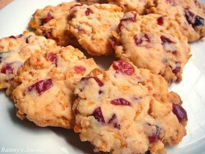 Cranberry cornflake cookie