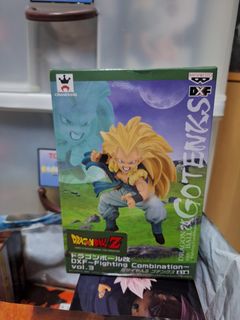 KLANG, MALÁSIA - 29 De Setembro De 2020 : Mão Segura Um Conjunto De Dragões  Ball Super Saiyan 3 Goku Toy Na Loja De Brinquedos De Foto de Stock  Editorial - Imagem de figurino, super: 198003998