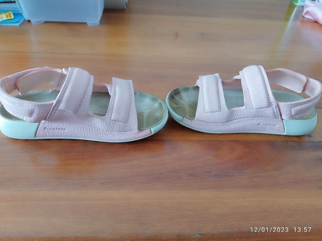ECCO girl, Babies & Kids, Babies & Kids Fashion on Carousell
