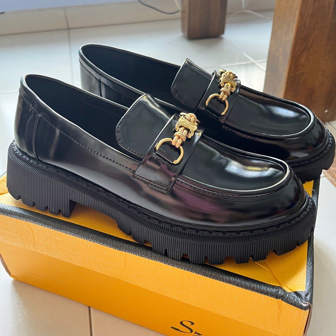 Gold hotsell chain loafers