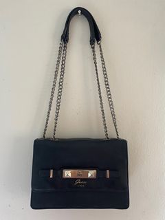 Guess cherie chain 2025 crossbody