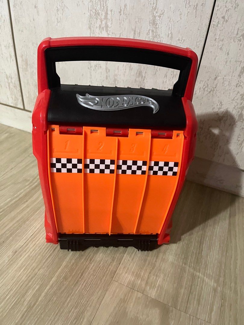 Hot wheels storage case and track, Hobbies & Toys, Toys & Games on Carousell