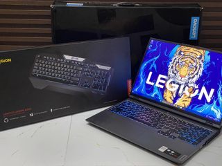 Lenovo LEGION 5 17.3 Gaming Laptop - 11th Gen Intel Core i7-11800H -  GeForce RTX 3050 Ti - 144Hz 1080p - Windows 11 - Phantom Blue