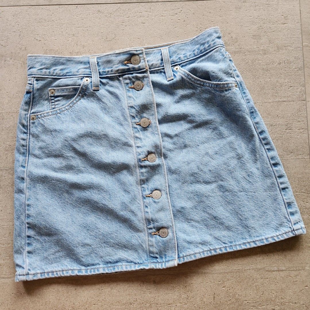 Levi's button front denim skirt top