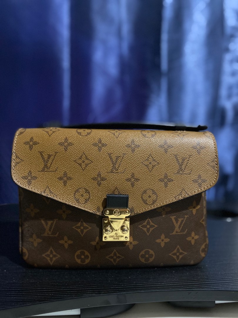 Louis Vuitton Pochette Metis Crossbody bag (Class A) with BiFold Wallet