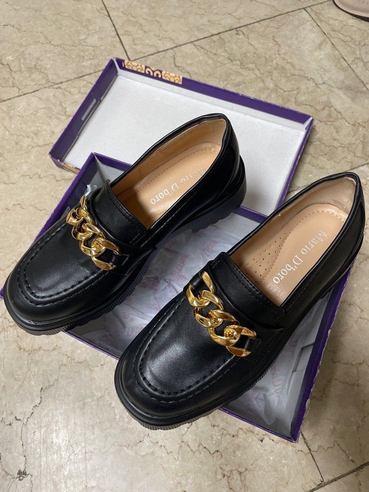 Mario D’boro black loafers (Category: Loafers) located in Pasig City. Submitted by prebym. (Listing ID 1268729454, Image 2). Description: never worn just fitted perfect condition very comfortable to wear and soft inside bought for Php 1,900 Size 36 slightly negotioable.