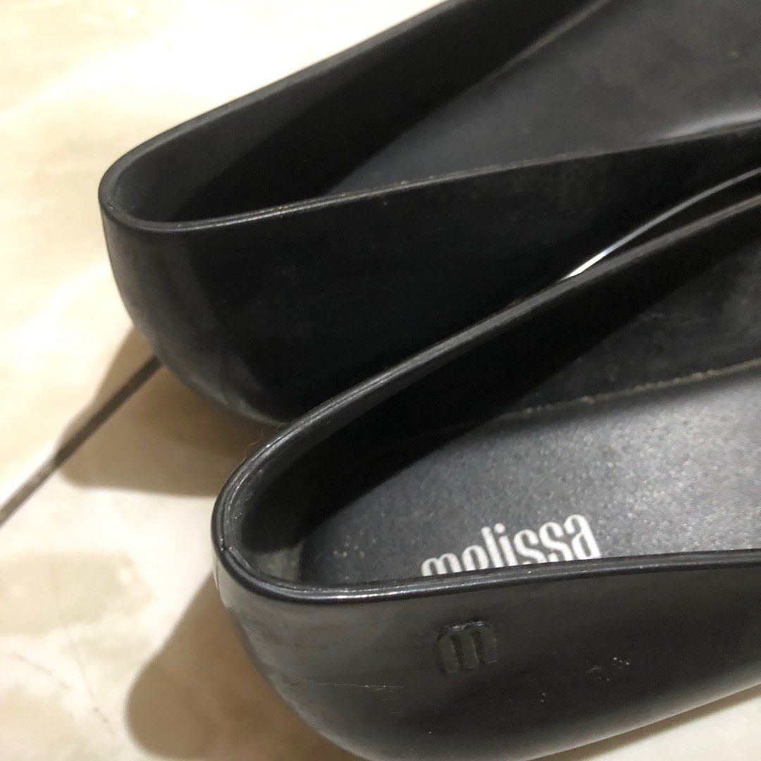 Melissa black ribbon round flats (Category: Flats & Sandals) located in Valenzuela. Submitted by icia_ (Listing ID 1268789773, Image 3). Description: - Needs wash! Very dustyy.