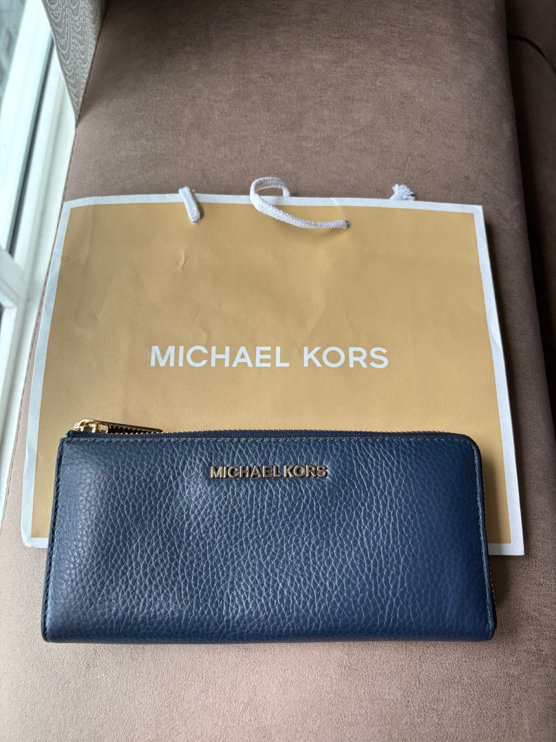 Michael kors navy blue wristlet new arrivals
