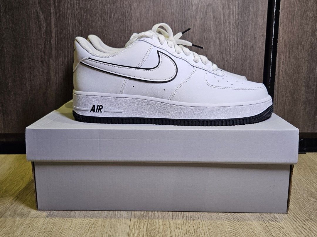 Air force 1 white with black outline shop
