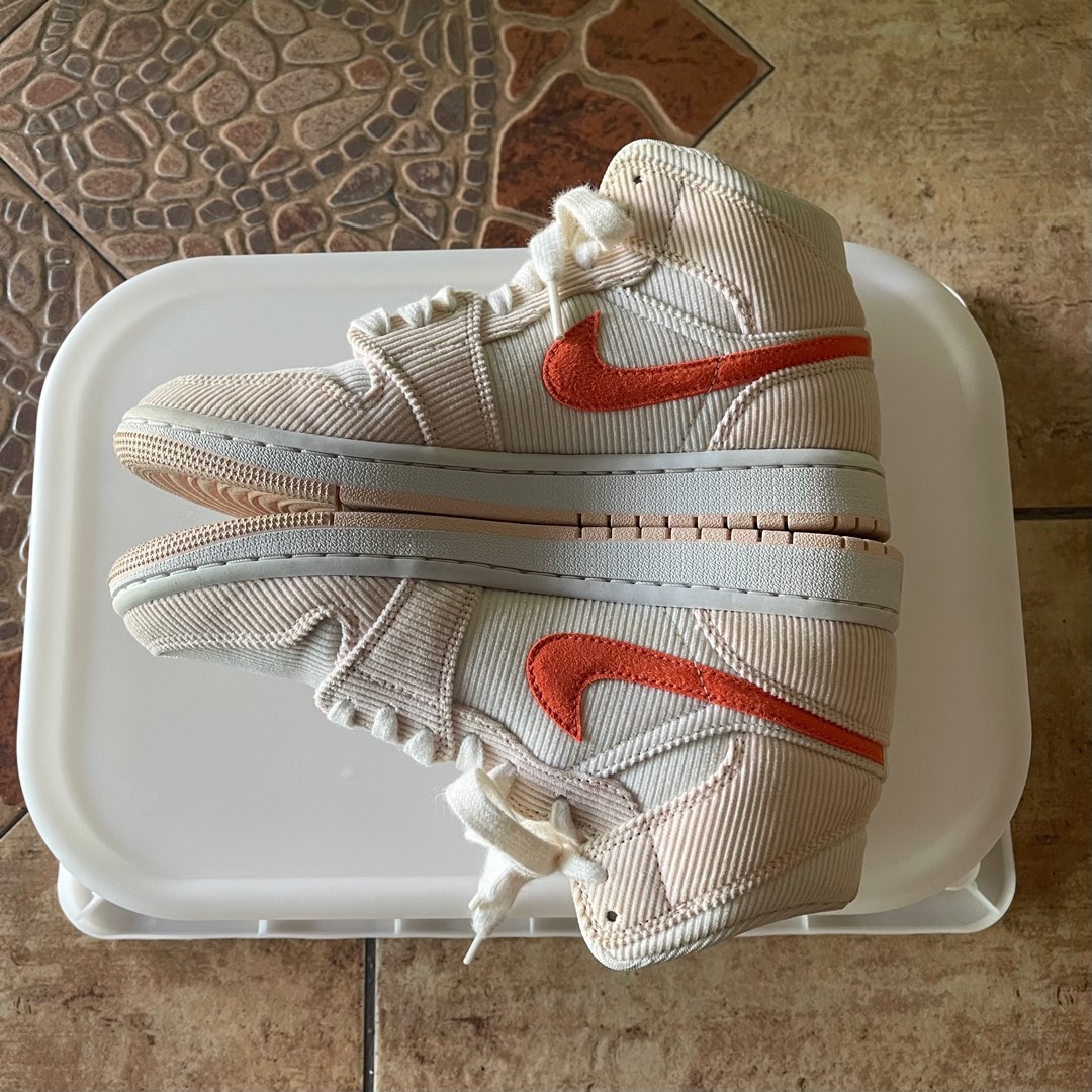 women's air jordan 1 mid se corduroy