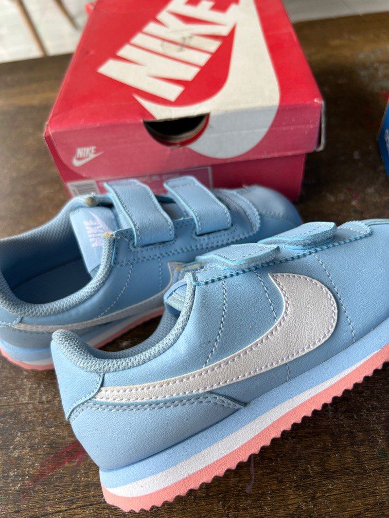 Nike hot sale cortez authentic