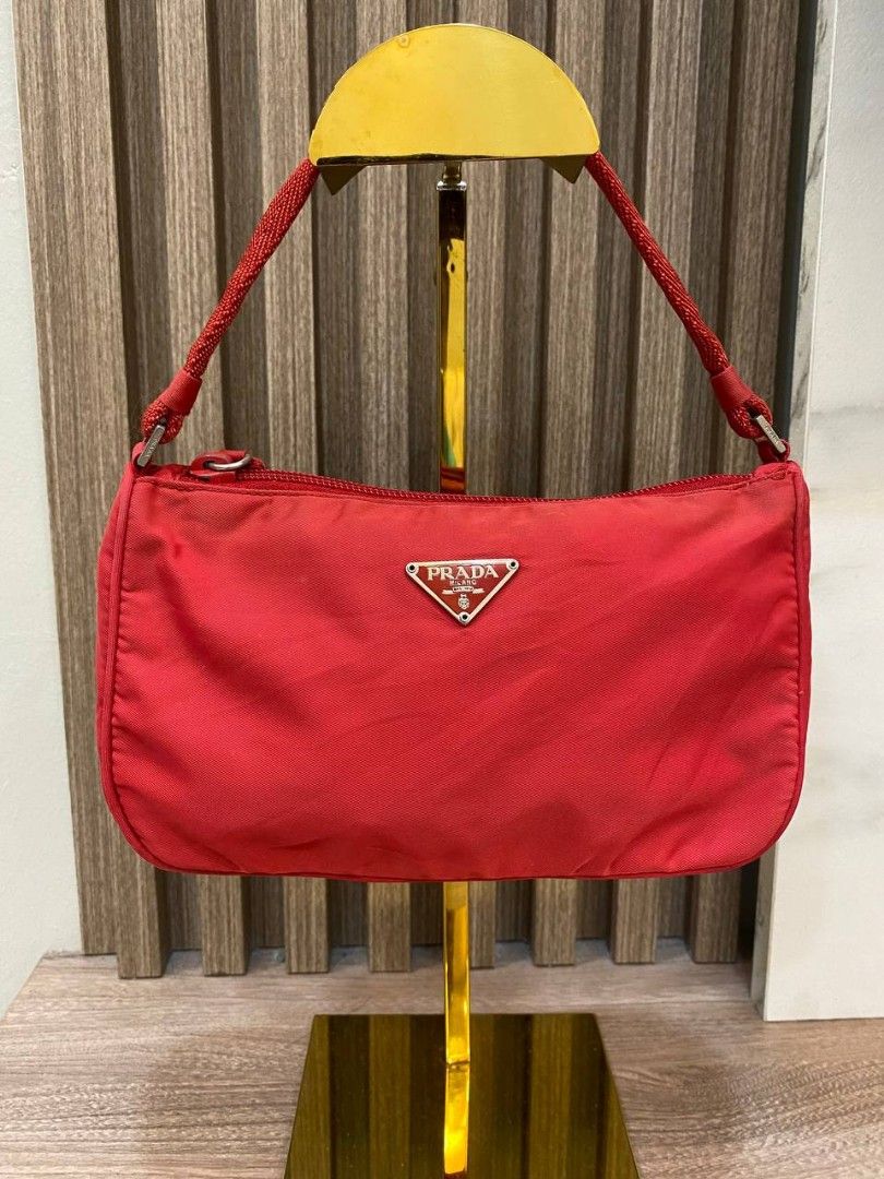 Mini hot sale pochette prada