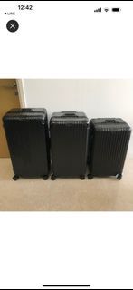 https://media.karousell.com/media/photos/products/2023/12/1/premium_full_aluminium_luggage_1701450255_42622631_progressive_thumbnail.jpg