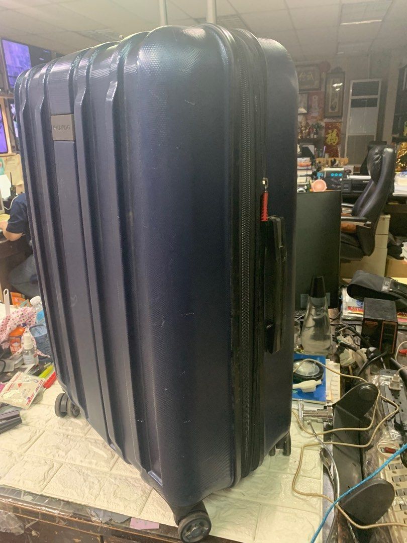 Ricardo Hardshell Marine Blue Luggage Extra Large, Hobbies & Toys