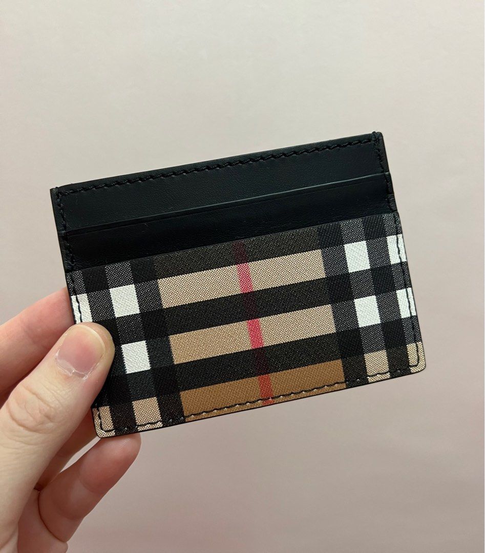 Burberry card store holder sale