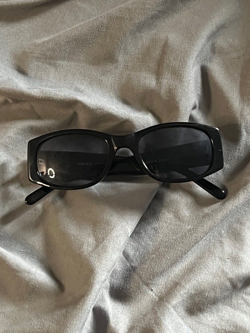 Reclaimed Vintage 90s rectangle sunglasses in black tortoiseshell | ASOS