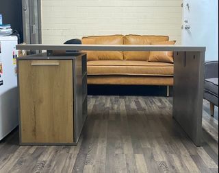 !!SALE ON BEAUTIFUL THOMAS GREY DESK!!!! GET YOUR NOW!!