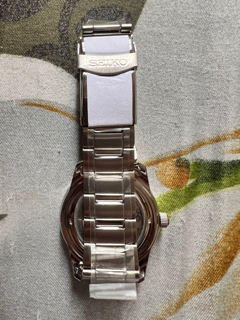 Seiko SNZH57 Brand New (Category: Men's Watches) located in Manila. Submitted by mrniceonee (Listing ID 1268725051, Image 3). Description: Seiko SNZH57 - Complete boxes and warranty card Discontinued. Pataas na po value nito good for keeps na din. Brand new unused. 18,000.