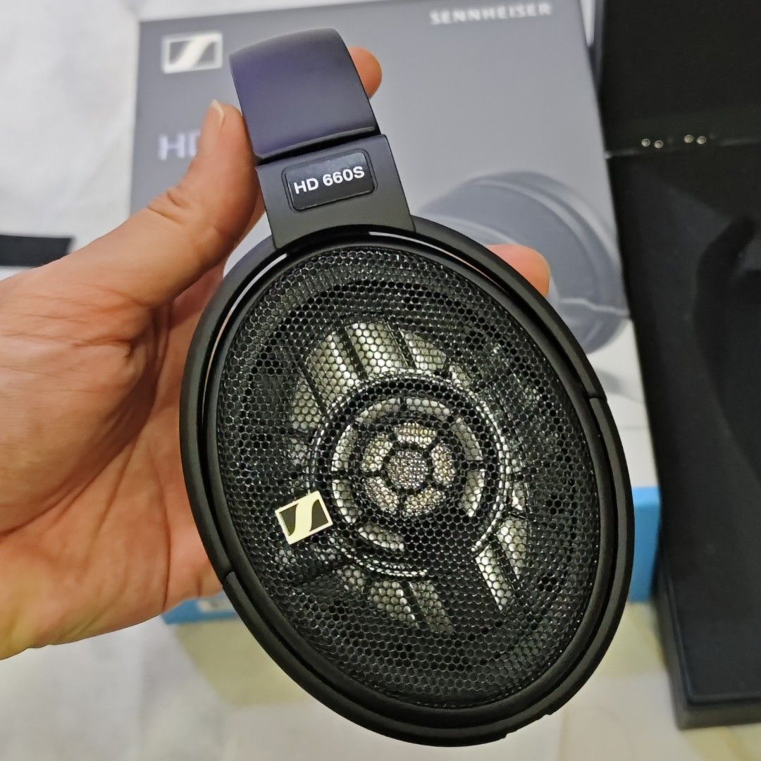 660s headphones hotsell