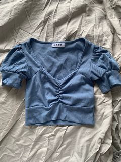 Short sleeve cropped tops