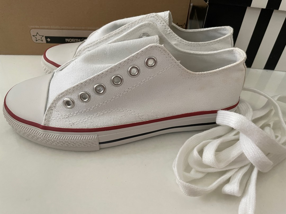 White canvas discount shoes size 4