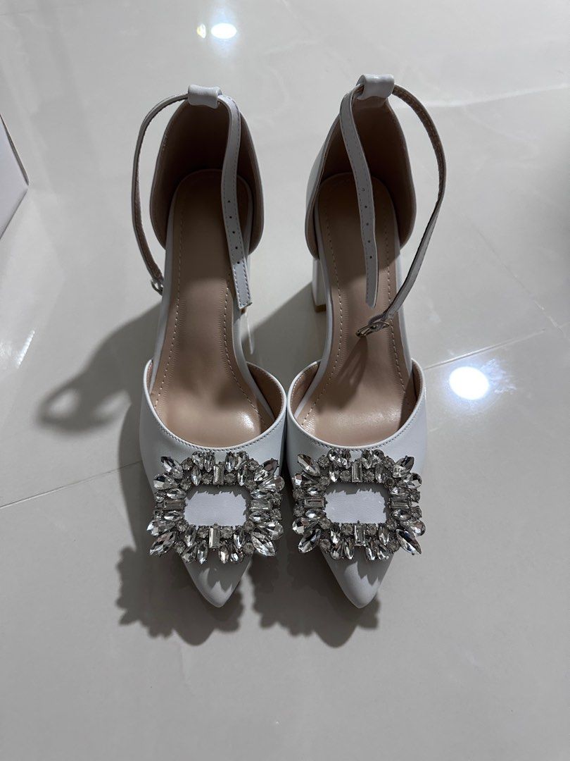 White heels shop size 7