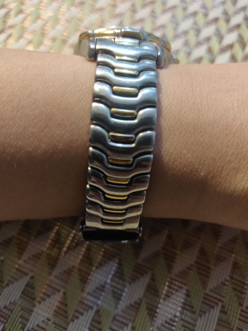 Swiss Army watch quartz (Category: Women's Watches) located in Manila. Submitted by pbum168 (Listing ID 1268831660, Image 3). Description: watch only.